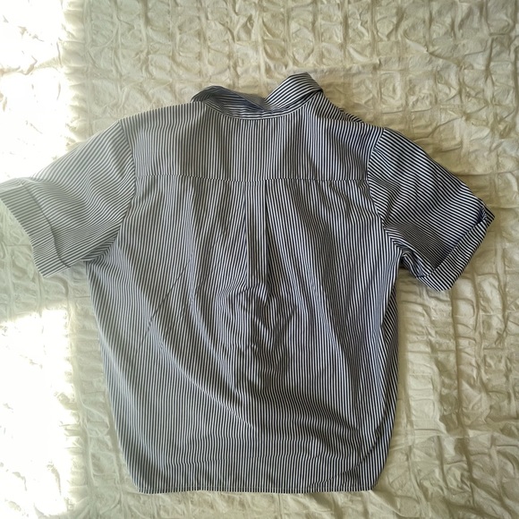 FRENCH CONNECTION size small summer button-down blouse with tie. - Picture 4 of 4